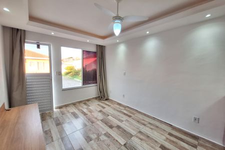 Sala de casa para alugar com 2 quartos, 70m² em Chácaras Arcampo, Duque de Caxias