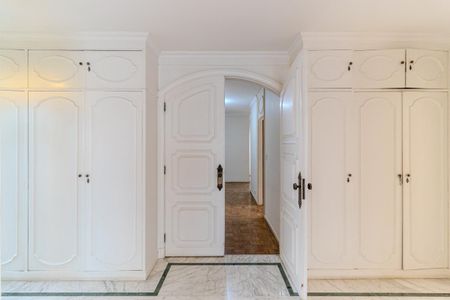 Apartamento à venda com 383m², 4 quartos e 3 vagasCorredor