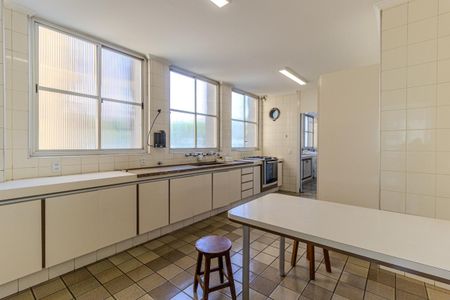 Apartamento à venda com 383m², 4 quartos e 3 vagasCozinha