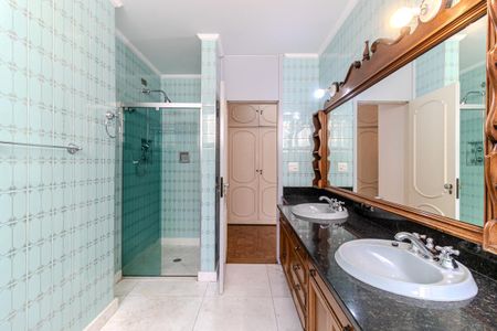 Apartamento à venda com 383m², 4 quartos e 3 vagasBanheiro da Suíte