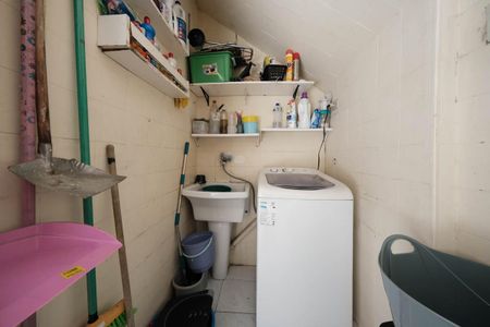 Casa à venda com 120m², 4 quartos e 2 vagasÁrea de Serviço