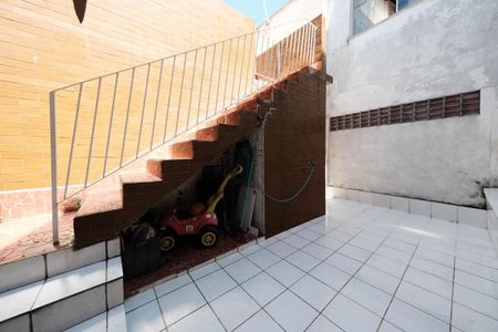 Casa à venda com 120m², 4 quartos e 2 vagasQuintal