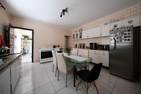 Casa à venda com 120m², 4 quartos e 2 vagasCozinha