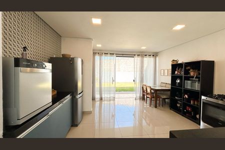 Casa de condomínio à venda com 310m², 3 quartos e 4 vagas Casa de condomínio à venda com 310m², 3 quartos e 4 vagasCozinha