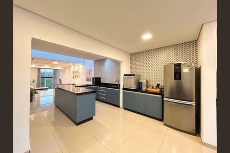 Casa de condomínio à venda com 310m², 3 quartos e 4 vagas Casa de condomínio à venda com 310m², 3 quartos e 4 vagasCozinha