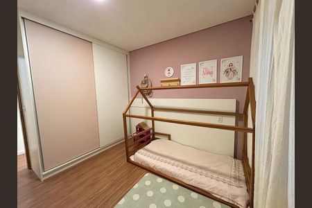 Casa de condomínio à venda com 310m², 3 quartos e 4 vagas Casa de condomínio à venda com 310m², 3 quartos e 4 vagasQuarto