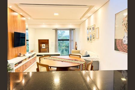 Casa de condomínio à venda com 310m², 3 quartos e 4 vagas Casa de condomínio à venda com 310m², 3 quartos e 4 vagasSala