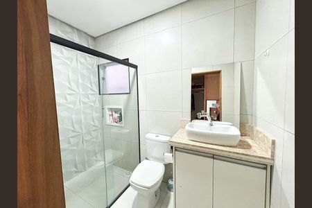 Casa de condomínio à venda com 310m², 3 quartos e 4 vagas Casa de condomínio à venda com 310m², 3 quartos e 4 vagasBanheiro