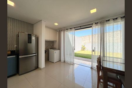 Casa de condomínio à venda com 310m², 3 quartos e 4 vagas Casa de condomínio à venda com 310m², 3 quartos e 4 vagasCozinha