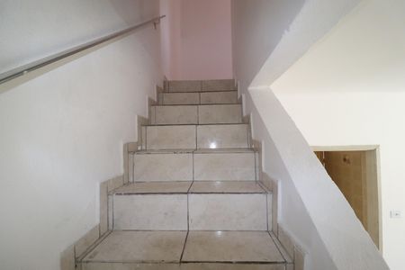 Casa à venda com 96m², 3 quartos e 1 vagaEscada