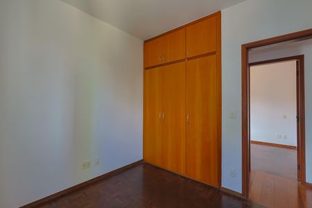 Apartamento à venda com 95m², 3 quartos e 2 vagasQuarto 2