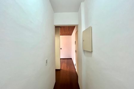 Corredor de apartamento para alugar com 2 quartos, 47m² em Parque Imperial, São Paulo