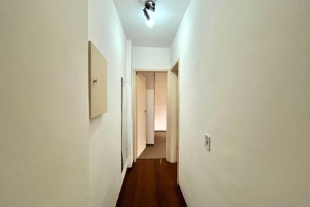 Corredor de apartamento para alugar com 2 quartos, 47m² em Parque Imperial, São Paulo