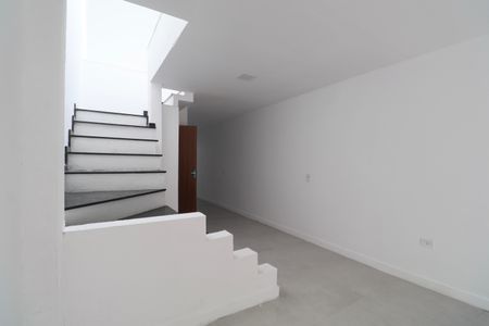 Sala de casa para alugar com 2 quartos, 120m² em Jardim Las Palmas, Guarujá