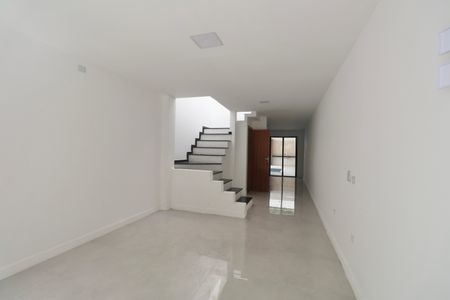 Sala de casa para alugar com 2 quartos, 120m² em Jardim Las Palmas, Guarujá