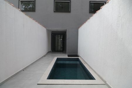 Casa para alugar com 120m², 2 quartos e 1 vaga Casa para alugar com 120m², 2 quartos e 1 vagaQuintal