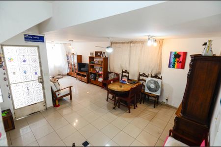 Sala de casa à venda com 4 quartos, 225m² em Grajaú, Rio de Janeiro