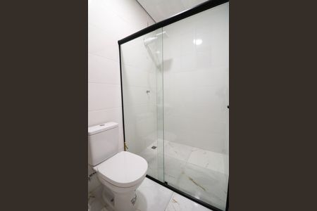 Banheiro de apartamento para alugar com 1 quarto, 15m² em Vila Gertrudes, São Paulo