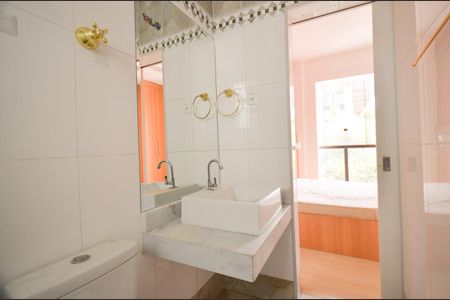 Apartamento à venda com 420m², 4 quartos e 1 vaga Apartamento à venda com 420m², 4 quartos e 1 vagaBanheiro Suite