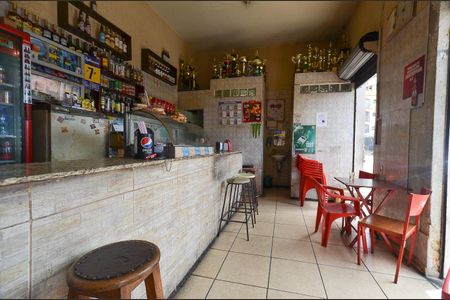 Casa à venda com 400m², 3 quartos e sem vagaLoja 