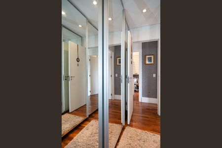 Apartamento à venda com 159m², 3 quartos e 2 vagasCloset Quarto 3 - Suíte