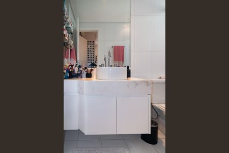 Apartamento à venda com 159m², 3 quartos e 2 vagasBanheiro Quarto 2 Suíte