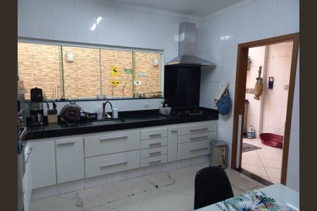 Casa à venda com 212m², 3 quartos e 3 vagasCozinha 
