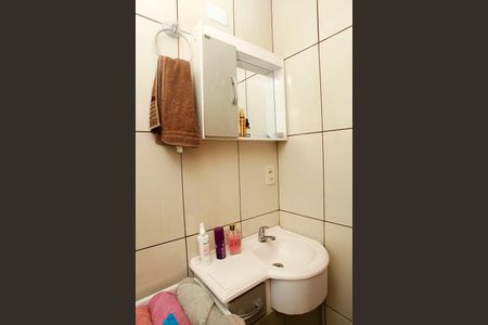 Banheiro de apartamento à venda com 1 quarto, 34m² em Partenon, Porto Alegre