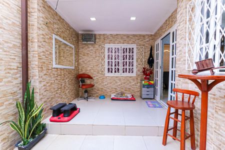 Casa para alugar com 60m², 2 quartos e 1 vagaEntrada