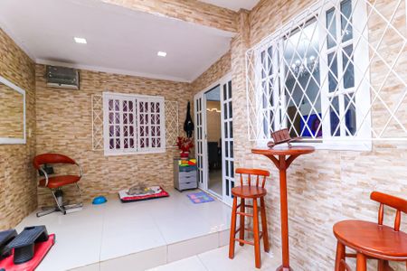 Casa para alugar com 60m², 2 quartos e 1 vagaEntrada