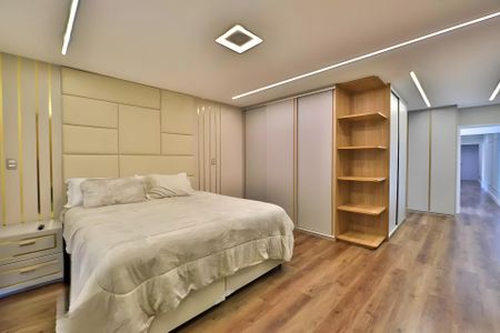 Casa à venda com 245m², 4 quartos e 4 vagasQuarto