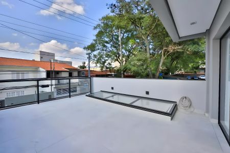 Casa à venda com 245m², 4 quartos e 4 vagasVaranda