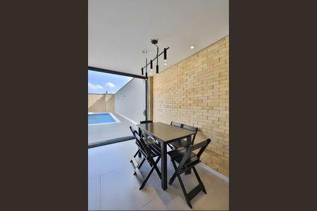 Casa à venda com 245m², 4 quartos e 4 vagasVaranda