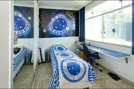 Casa à venda com 360m², 4 quartos e 4 vagas Casa à venda com 360m², 4 quartos e 4 vagasSuíte 1