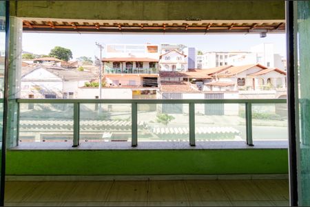 Casa à venda com 360m², 4 quartos e 4 vagas Casa à venda com 360m², 4 quartos e 4 vagasVaranda