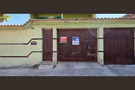 Casa à venda com 360m², 4 quartos e 4 vagas Casa à venda com 360m², 4 quartos e 4 vagasPlaquinha instalada