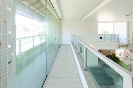 Casa à venda com 360m², 4 quartos e 4 vagas Casa à venda com 360m², 4 quartos e 4 vagasSala 2