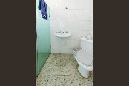 Casa à venda com 360m², 4 quartos e 4 vagas Casa à venda com 360m², 4 quartos e 4 vagasBanheiro suíte 1