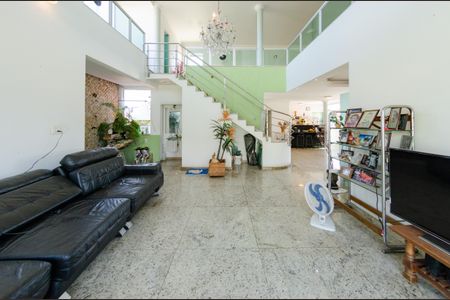 Sala de casa à venda com 4 quartos, 360m² em Padre Eustáquio, Belo Horizonte