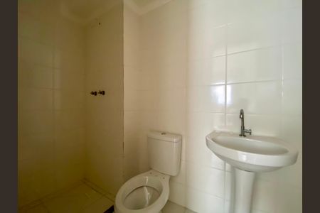 Apartamento para alugar com 57m², 2 quartos e 1 vaga Apartamento para alugar com 57m², 2 quartos e 1 vagaBanheiro da Suíte