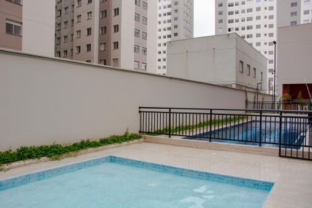 Apartamento à venda com 36m², 2 quartos e sem vagaÁrea comum - Piscina