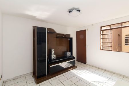 Sala de apartamento para alugar com 2 quartos, 64m² em Conjunto Residencial José Bonifácio, São Paulo