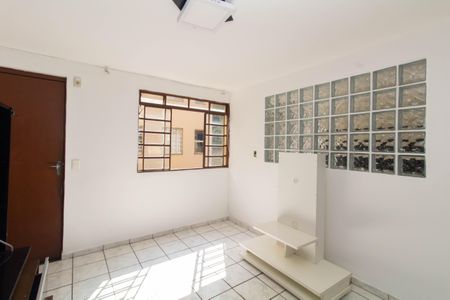Sala de apartamento para alugar com 2 quartos, 64m² em Conjunto Residencial José Bonifácio, São Paulo