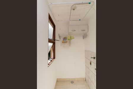 Apartamento para alugar com 64m², 2 quartos e sem vagaCozinha e Área de Serviço