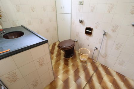 Casa para alugar com 230m², 3 quartos e 3 vagasBanheiro Social