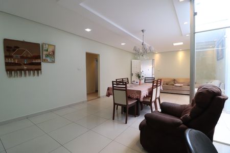 Casa para alugar com 230m², 3 quartos e 3 vagasSala de Jantar