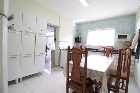 Casa para alugar com 230m², 3 quartos e 3 vagasCozinha