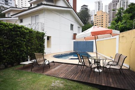 Casa de condomínio para alugar com 200m², 4 quartos e 2 vagas Casa de condomínio para alugar com 200m², 4 quartos e 2 vagasPiscina