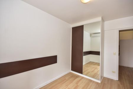 Casa de condomínio para alugar com 200m², 4 quartos e 2 vagasQuarto 1