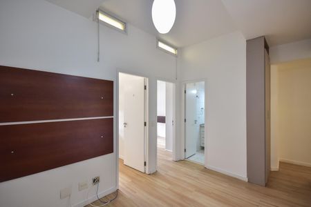 Casa de condomínio para alugar com 200m², 4 quartos e 2 vagasCorredor